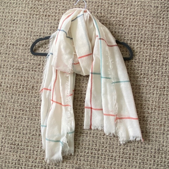 Scarf - Picture 1 of 4